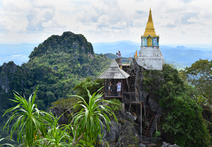 wat chalermprakiat