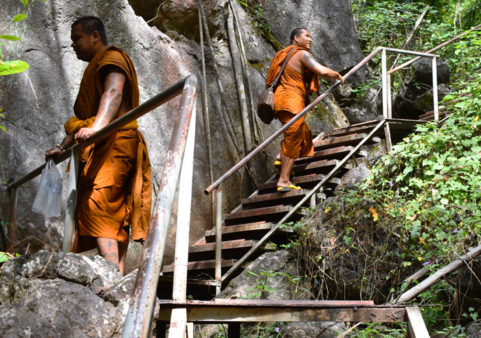 wat chalermprakiat