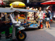 Khao San Road – Bangkoks berømte backpackergade